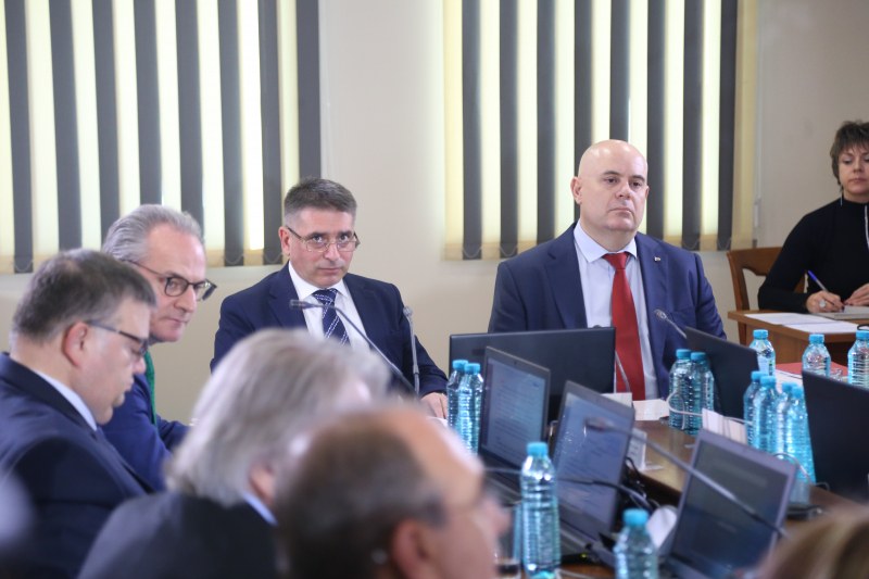 Гешев: Отнехме незаконно имущество за 2 млрд., намалихме наполовина ало измамите