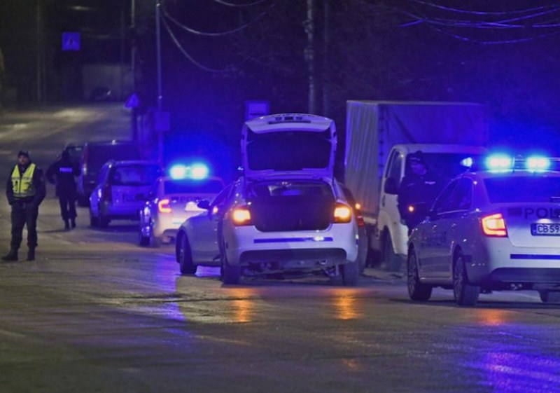 Патрулка катастрофира в София, пет полицейски екипа се отзоваха на място