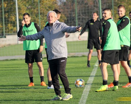 8 от Ботев били повалени от вирус преди мача със Славия