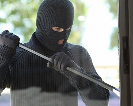 Апаши разбиха пощенска станция във Видинско, отмъкнаха 2.50 лева