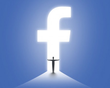 Facebook дава нова опция за преместване на снимки