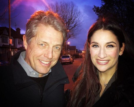 Хю Грант чука от врата на врата, агитира срещу Брекзит