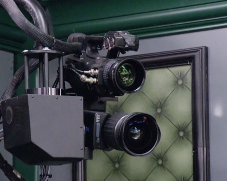 Компания плаща 