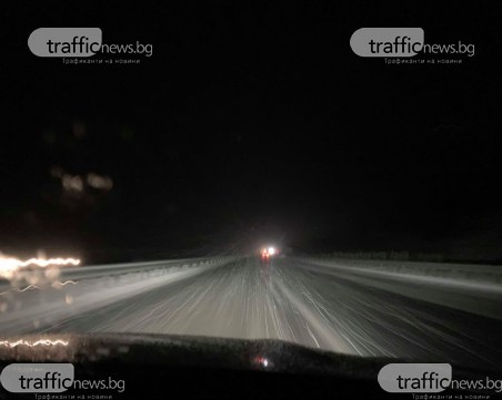 Обилен сняг трупа на автомагистрала Тракия