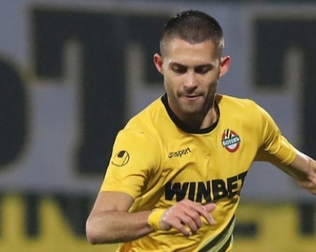 Защитник на Ботев в полезрението на Левски