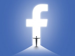 Facebook дава нова опция за преместване на снимки