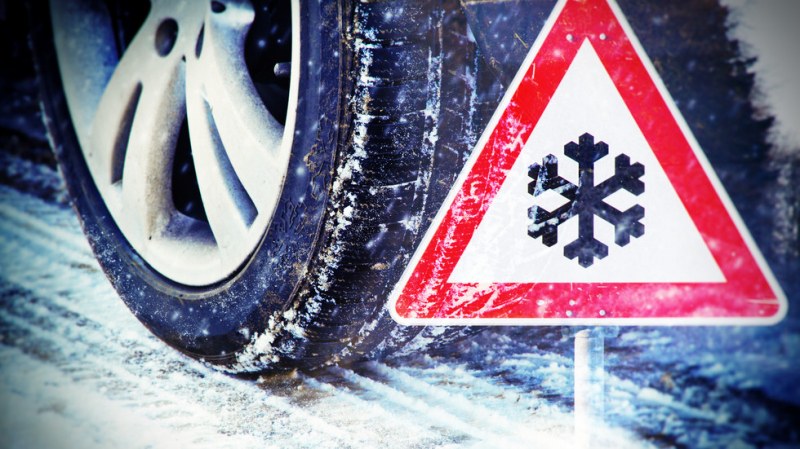 Вижте как СДВР вразумява шофьорите да карат внимателно през зимата