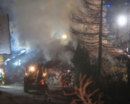 Експлозия в Полша, издирват трима души