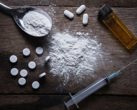 Хванаха 22-годишна в Стамболийски с амфетамин и канабис