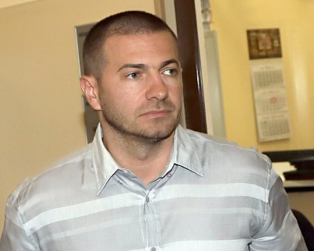 Оставиха собственика на 