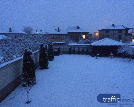 След първия сняг: В Смолянско останаха без ток