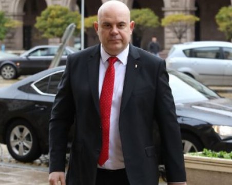 Убитият край Бургас и екзекуторът му извършили заедно два въоръжени грабежа