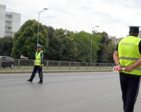 Засилен контрол по пътищата и зимните курорти, заради студентския празник