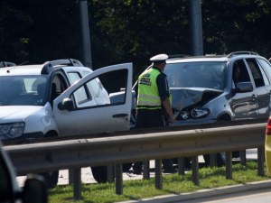 Два автомобила катастрофираха край Пазарджик, щетите са големи