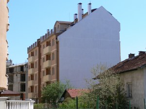 Строители предлагат застрояване на калканите на блоковете