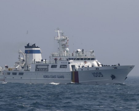 Купуваме два кораба от Холандия за почти 2 млн. евро