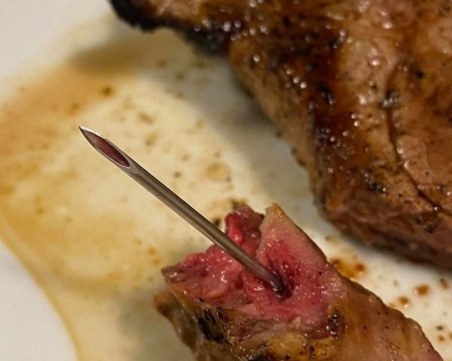 Налагат глоба на търговския обект, продал пържола с игла в София