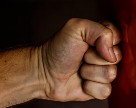 Син пияница пребива и плаши със смърт родителите си в Пловдивско