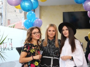 Луксът в косите празнува рожден ден в Дупница