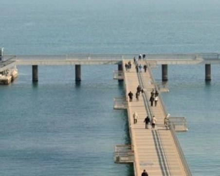 Тяло на мъж изплува от морето в Бургас