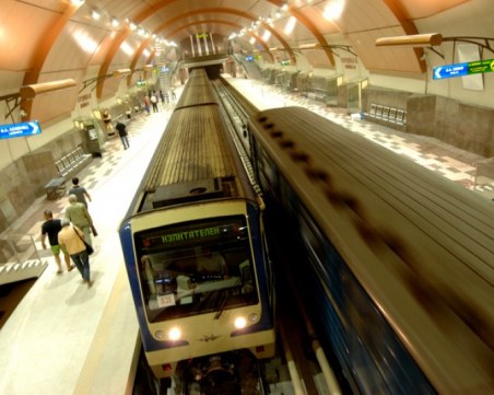 Влаковете в софийското метро може да се движат без машинисти през 2020-а