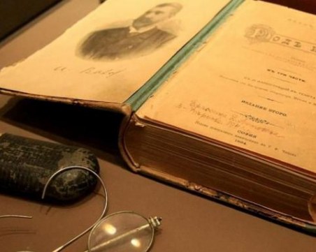 Защо в Министерство на културата мълчат и не коментират гаврата с 