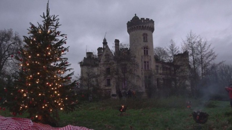 Коледа в изоставен замък! 27 000 собственици вече имат тази възможност