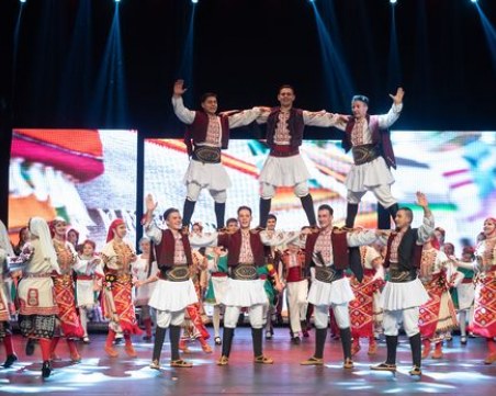 Грандиозен спектакъл в Пловдив: 150 артисти танцуват и пеят в 