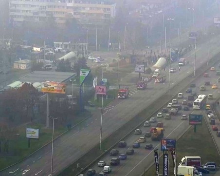 Катастрофа с изтичане на газ затвори Цариградско шосе в София