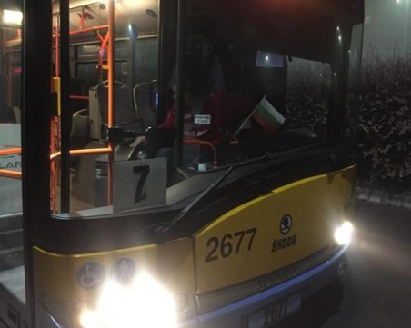 Тролей свали и заряза пътниците да зъзнат между две спирки