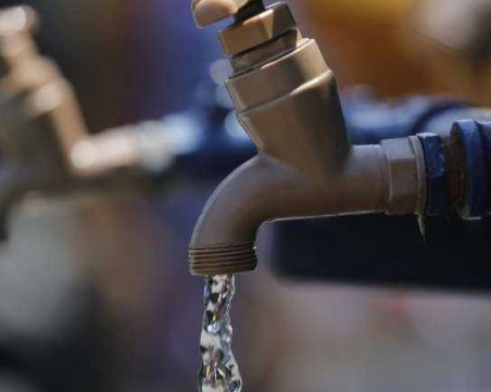 Затягат водния режим в Перник, 18 часа ще са на сухо