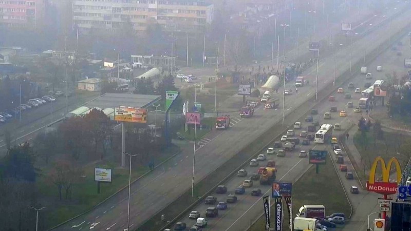 Катастрофа с изтичане на газ затвори Цариградско шосе в София