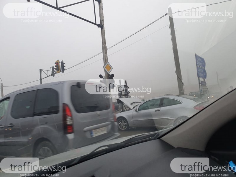 Катастрофа затруднява движението по Околовръстния път в София