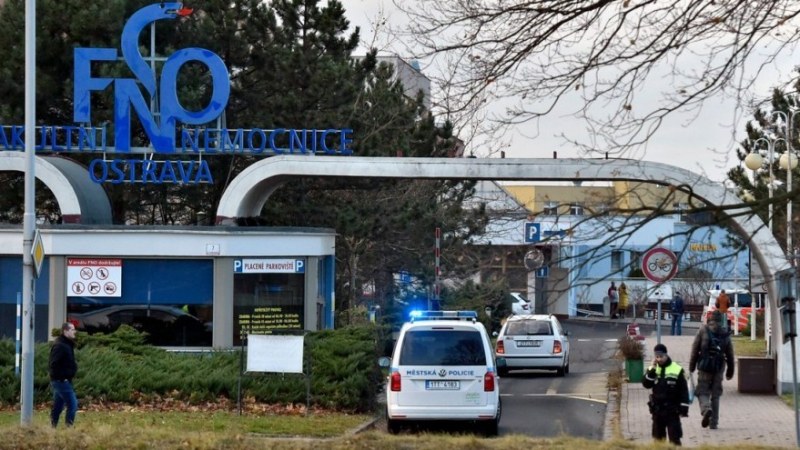 Шест са загиналите по време на стрелбата в болница в Чехия