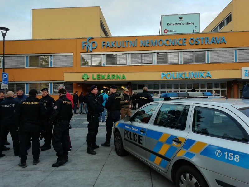Стрелба в чешка болница! Мъж простреля най-малко 7 души