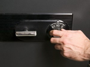 Апаши изнесоха сейф с над 20 бона от дома на софиянец