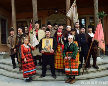 Днес е Денят на майстора! Занаятчии тръгват на празнично шествие из Пловдив