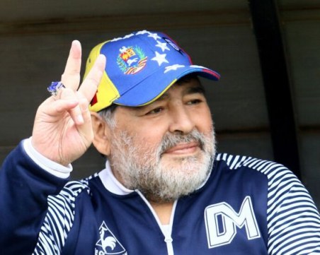 Марадона осъди известна модна къща на 70 000 евро