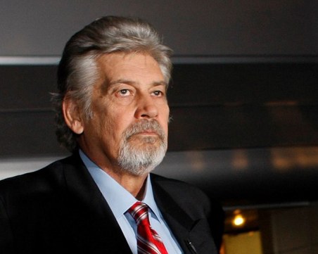 Увековечават Ламбо с площад, сцена и зала на негово име