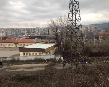 Волтова дъга удари ученик в Казанлък, карат го в пловдивска клиника