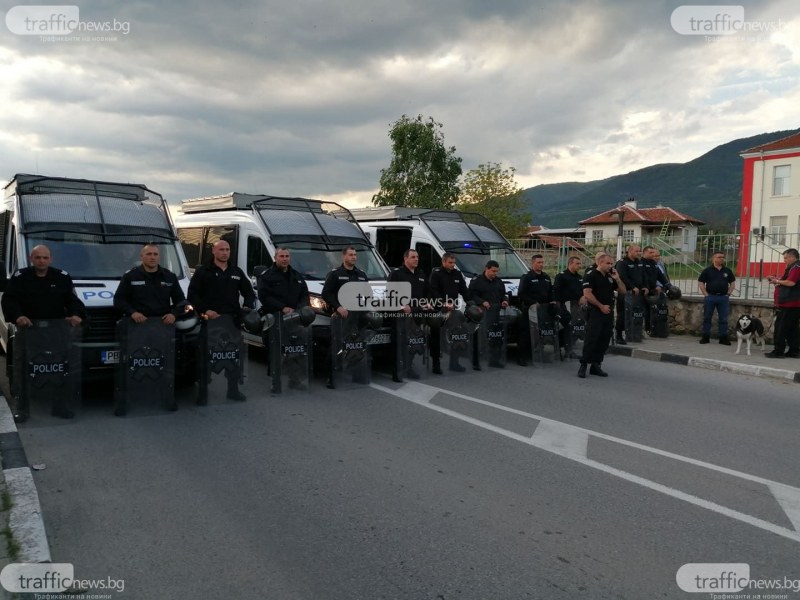 Ново меле между ромски кланове в Подбалкана, нападнаха и полицаи