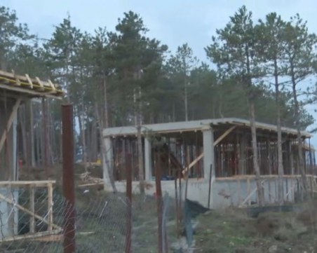 Кметът на Царево с вързани ръце, не може да спре строежа на 