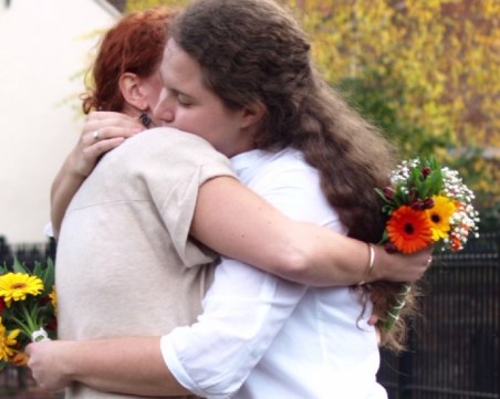 ВАС отказа да признае брак на наши лесбийки, оженили се в Лондон