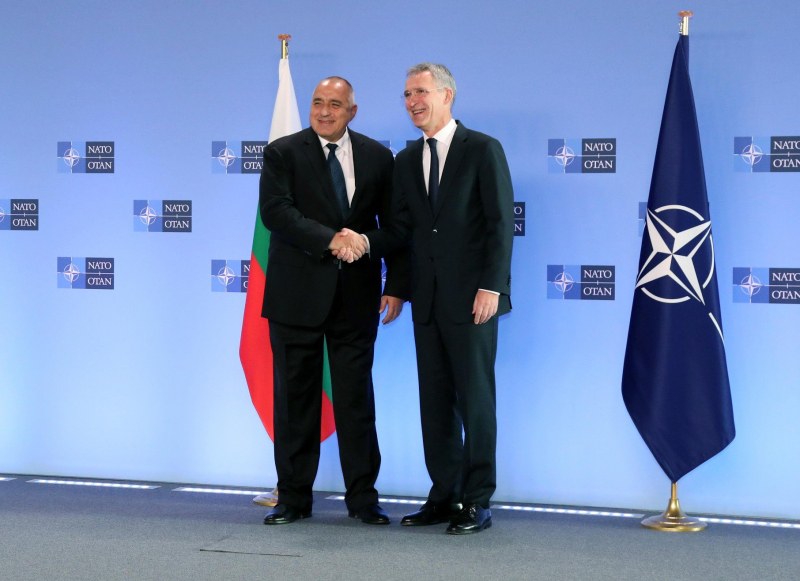 Борисов пред шефа на НАТО: Въоръжаваме се, за да сме силни и да възпираме