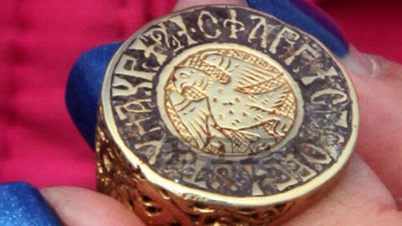 Златният пръстен от Калиакра и монетите от Балък дере показват в НИМ