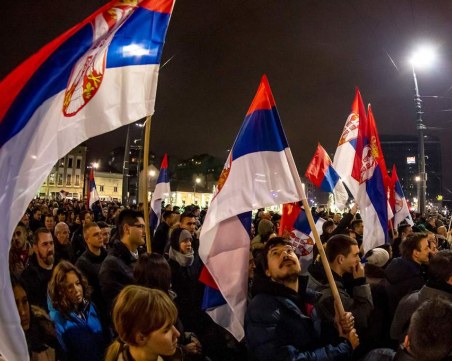 Блокираха сръбската държавна телевизия