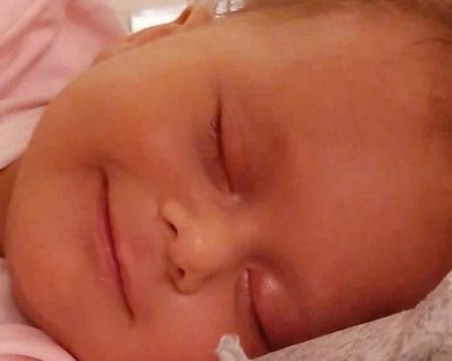 Да помогнем! Родителите на бебе Мартина имат само седмица, за да й дадат шанс да оздравее