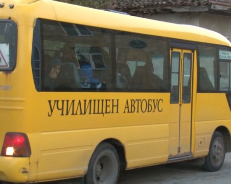 Пълен с деца автобус катастрофира край Ямбол