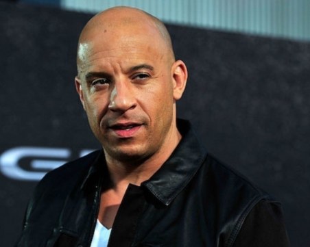 Вин Дизел позира по хавлия и банан