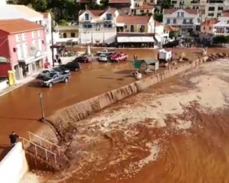 Нов потоп в Гърция – островите са откъснати от света